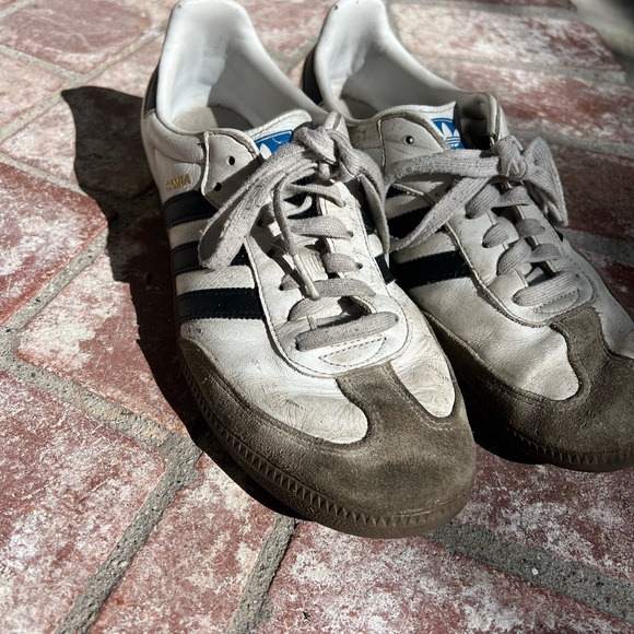 2 pairs!  Adidas Samba & Addidas superstars - Picture 5 of 12